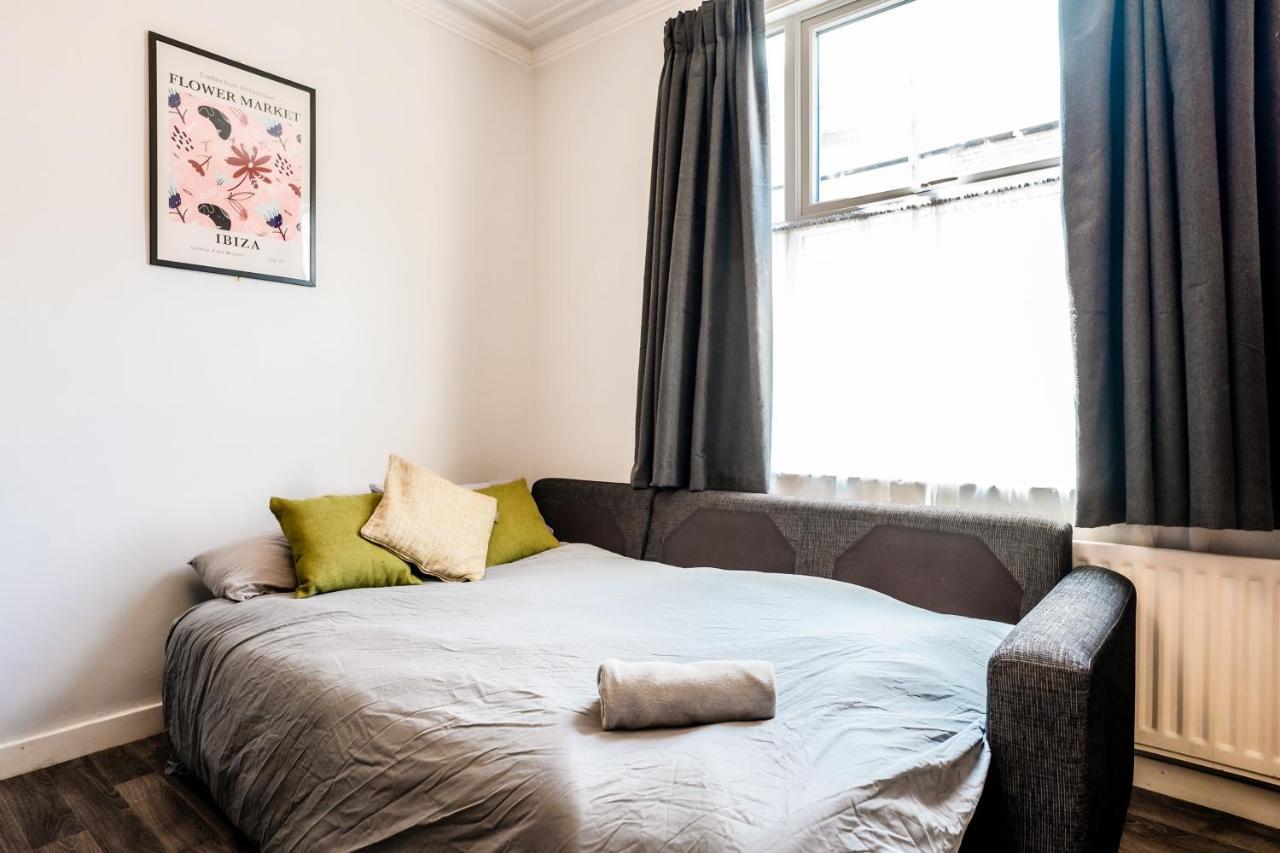 The Tigers Townhouse Apartment Лестър Екстериор снимка