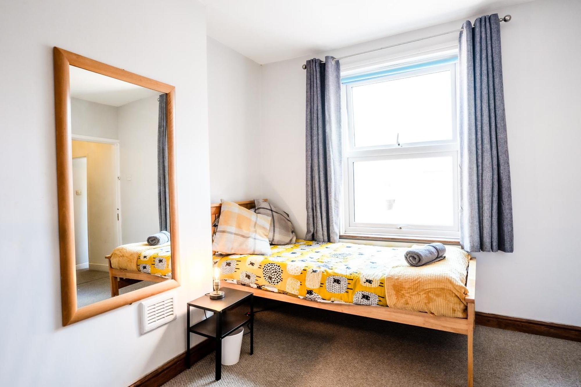 The Tigers Townhouse Apartment Лестър Екстериор снимка