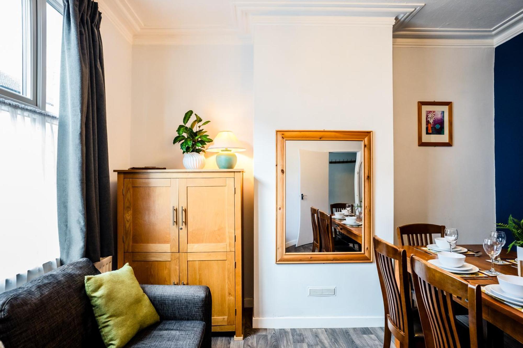 The Tigers Townhouse Apartment Лестър Екстериор снимка